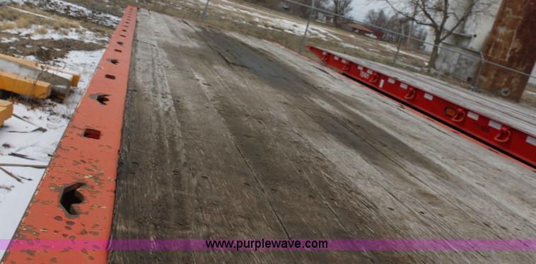 image for item A7208 1995 Landoll 345-31 15 ton tandem axle trailer