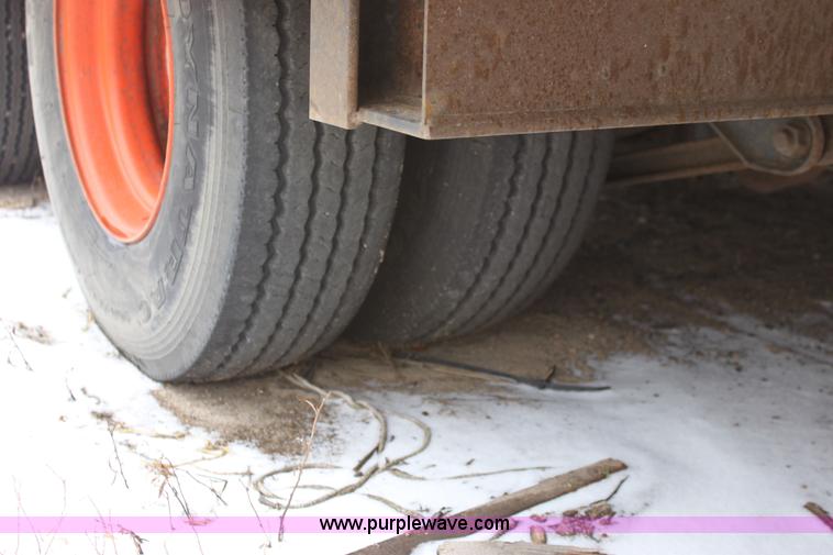 image for item A7208 1995 Landoll 345-31 15 ton tandem axle trailer