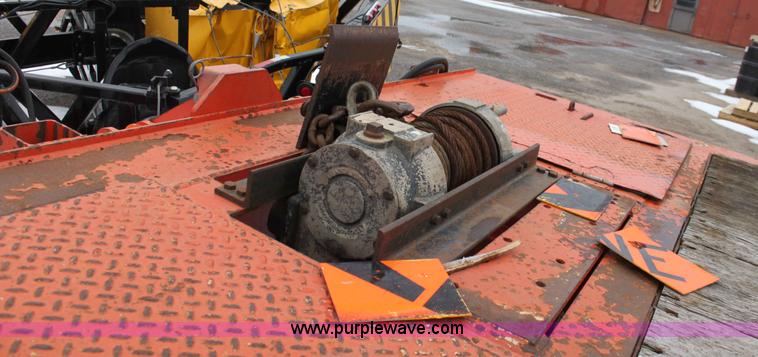 image for item A7208 1995 Landoll 345-31 15 ton tandem axle trailer