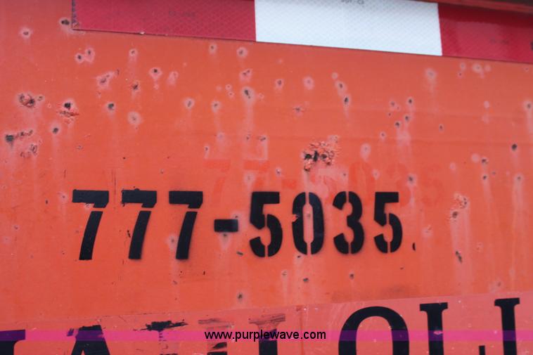 image for item A7210 1995 Landoll 345-31 tandem axle trailer