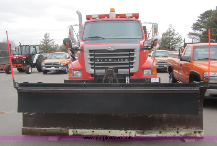 image for item B5627 2001 Sterling LT7501 dump truck