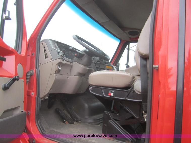 image for item B5627 2001 Sterling LT7501 dump truck