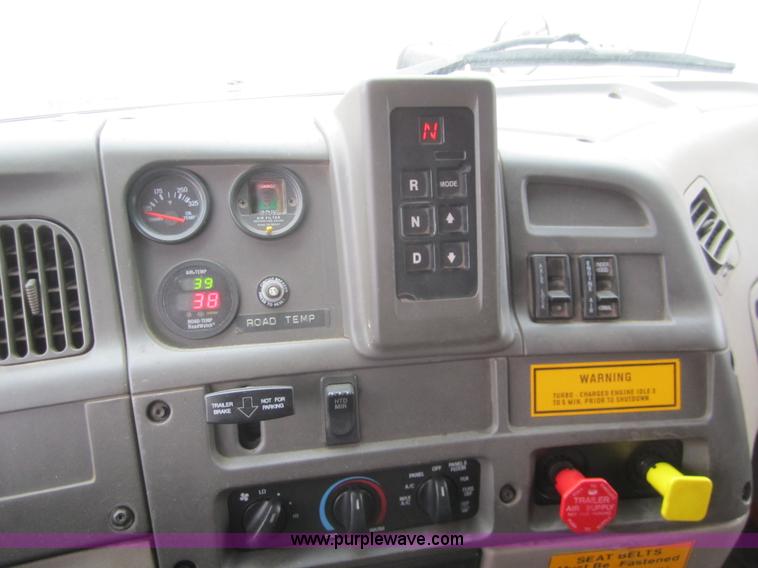 image for item B5627 2001 Sterling LT7501 dump truck