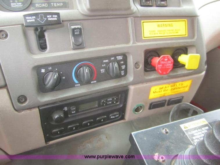 image for item B5627 2001 Sterling LT7501 dump truck