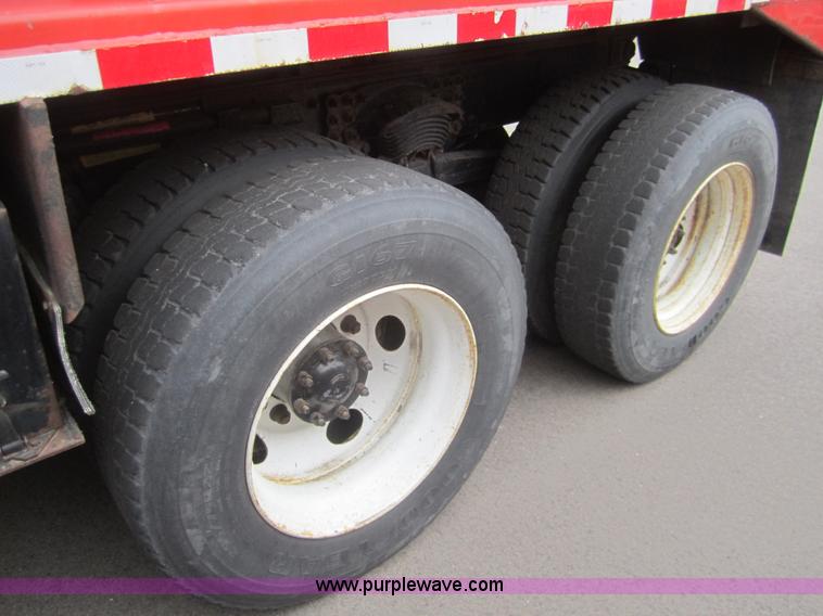 image for item B5627 2001 Sterling LT7501 dump truck