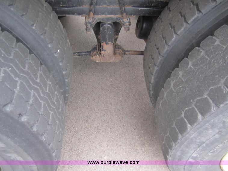 image for item B5627 2001 Sterling LT7501 dump truck