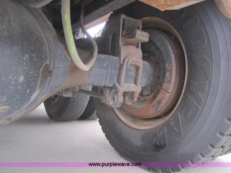 image for item B5627 2001 Sterling LT7501 dump truck