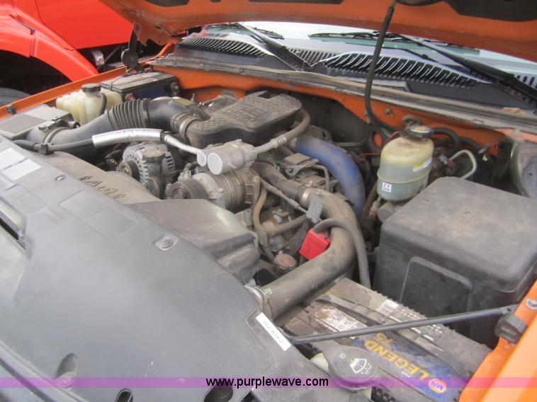 image for item B5628 2002 Chevrolet Silverado 2500HD pickup truck