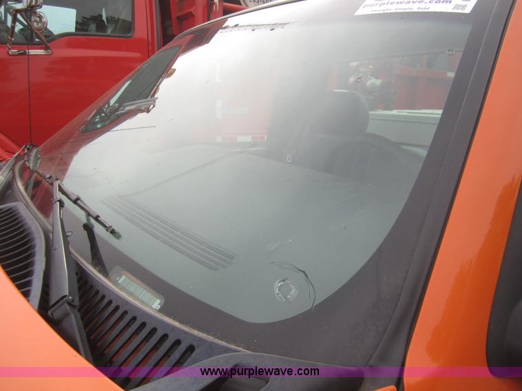 image for item B5628 2002 Chevrolet Silverado 2500HD pickup truck