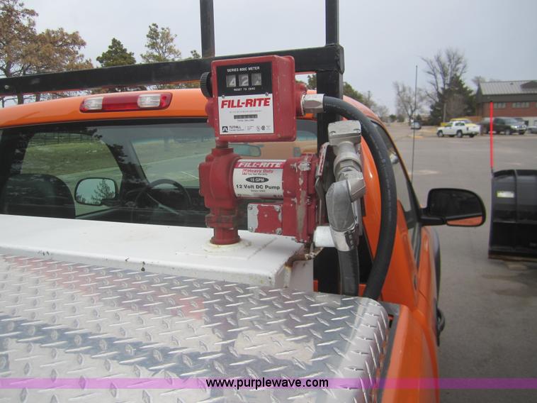 image for item B5628 2002 Chevrolet Silverado 2500HD pickup truck