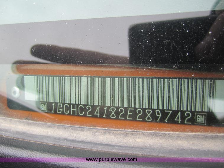 image for item B5628 2002 Chevrolet Silverado 2500HD pickup truck