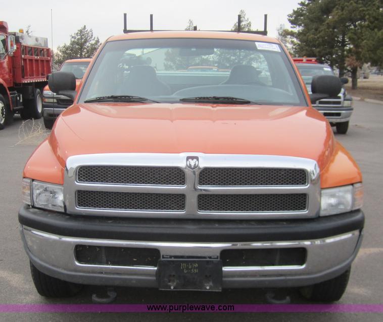 image for item B5629 2001 Dodge Ram 2500 pickup truck