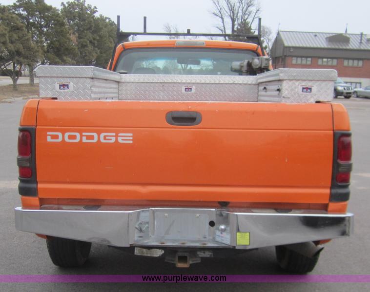image for item B5629 2001 Dodge Ram 2500 pickup truck