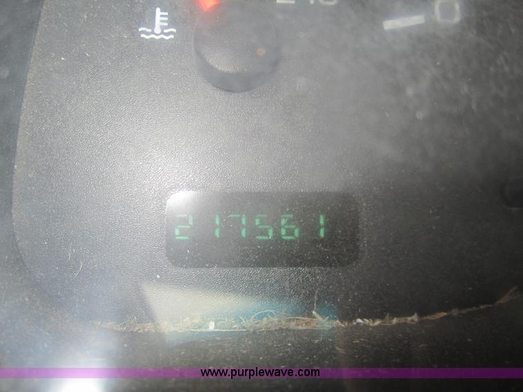 image for item B5629 2001 Dodge Ram 2500 pickup truck