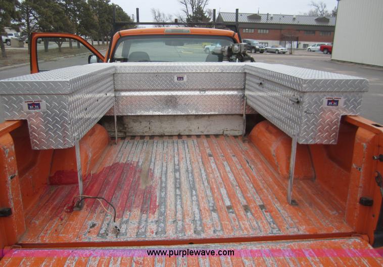 image for item B5629 2001 Dodge Ram 2500 pickup truck