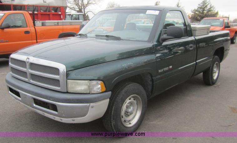 image for item B5630 1999 Dodge Ram 1500 pickup truck