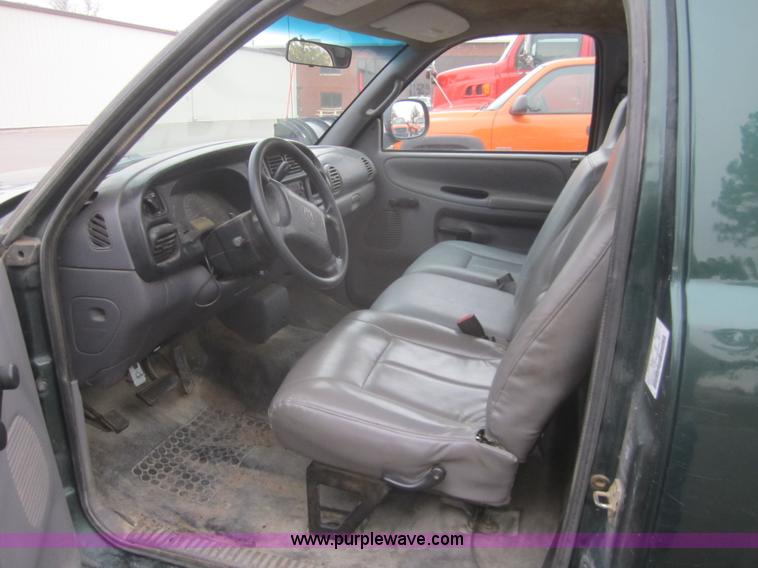 image for item B5630 1999 Dodge Ram 1500 pickup truck