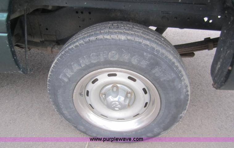 image for item B5630 1999 Dodge Ram 1500 pickup truck