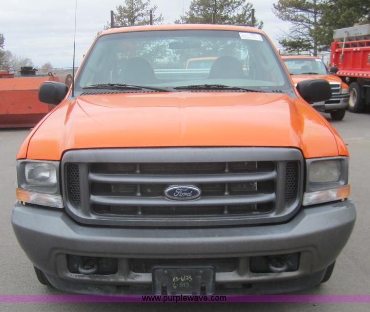 image for item B5631 2003 Ford F250 pickup truck