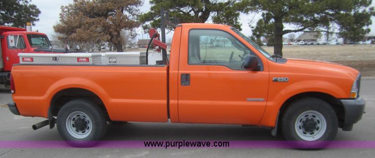 image for item B5631 2003 Ford F250 pickup truck