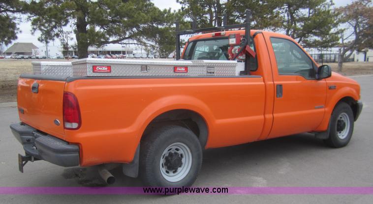 image for item B5631 2003 Ford F250 pickup truck