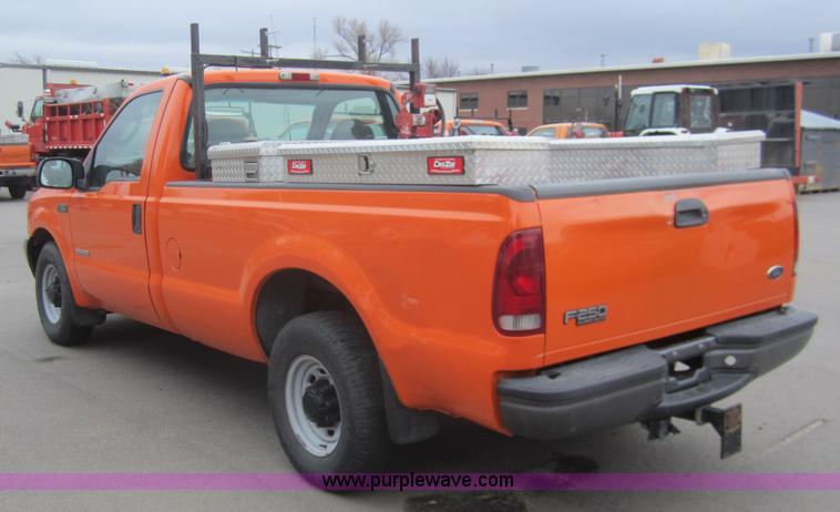 image for item B5631 2003 Ford F250 pickup truck