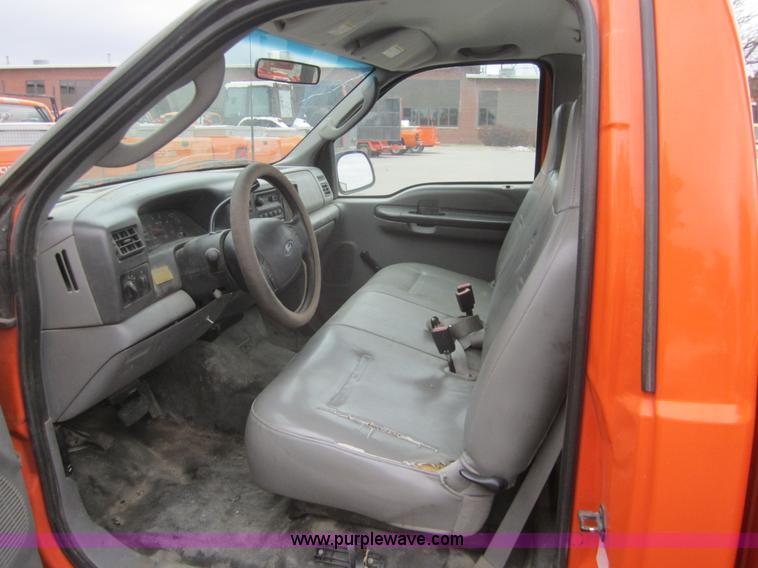 image for item B5631 2003 Ford F250 pickup truck