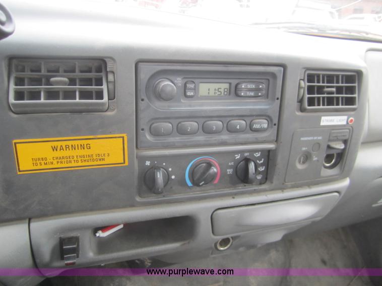 image for item B5631 2003 Ford F250 pickup truck