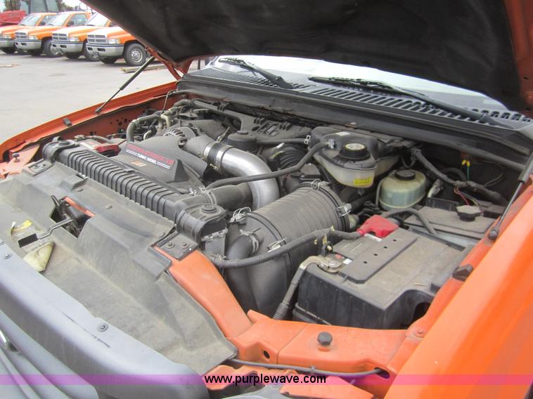 image for item B5631 2003 Ford F250 pickup truck