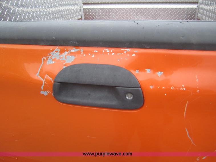 image for item B5631 2003 Ford F250 pickup truck