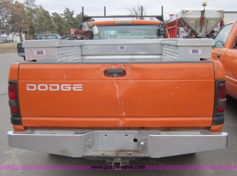 image for item B5632 2001 Dodge Ram 2500 pickup truck