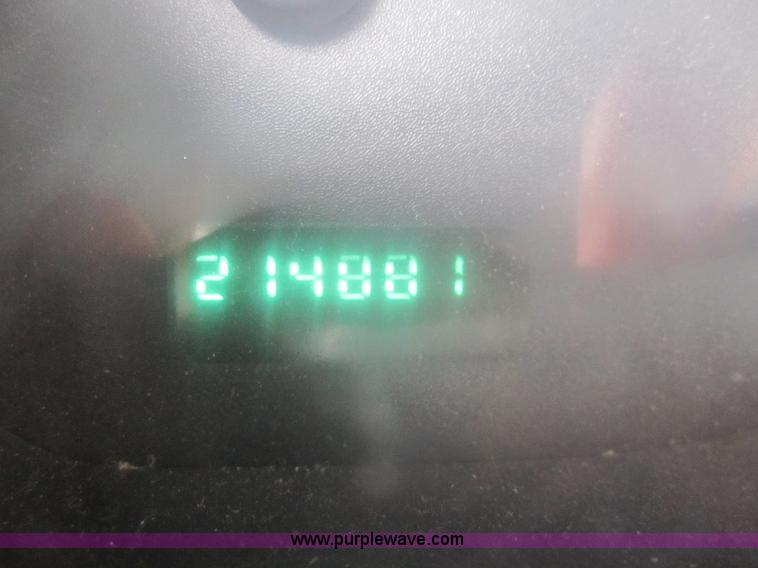 image for item B5632 2001 Dodge Ram 2500 pickup truck