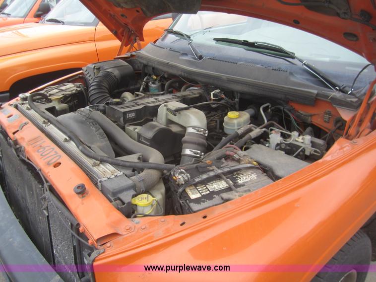 image for item B5632 2001 Dodge Ram 2500 pickup truck
