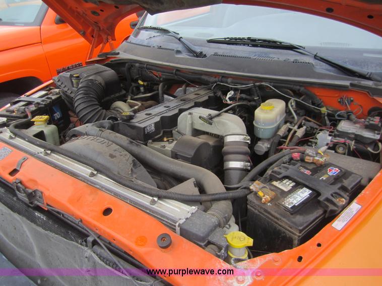 image for item B5633 2001 Dodge Ram 2500 pickup truck