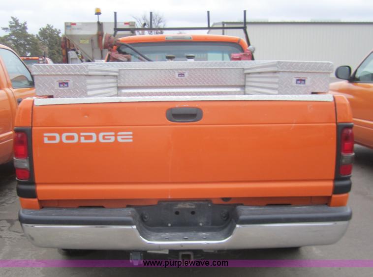 image for item B5634 2001 Dodge Ram 2500 pickup truck