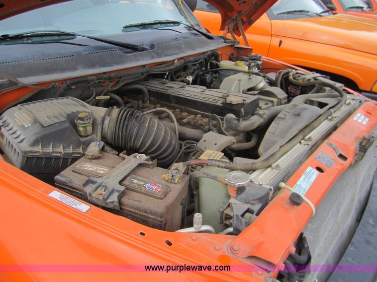 image for item B5634 2001 Dodge Ram 2500 pickup truck