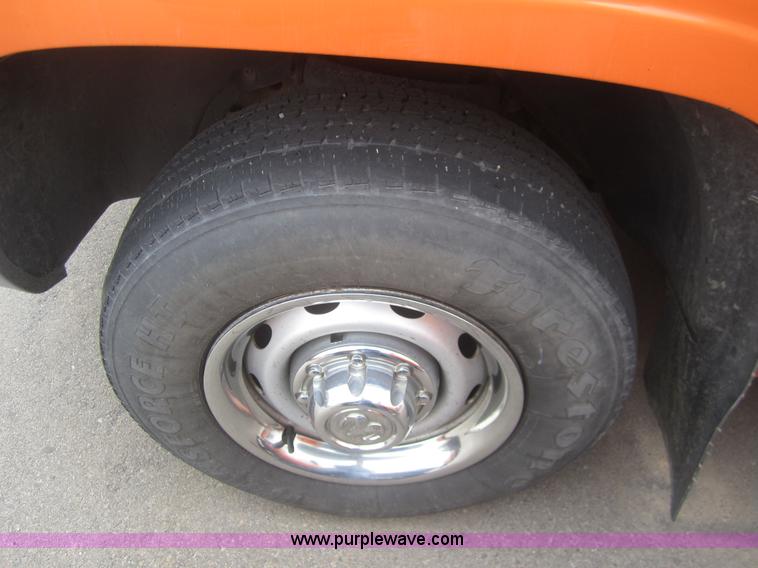image for item B5634 2001 Dodge Ram 2500 pickup truck