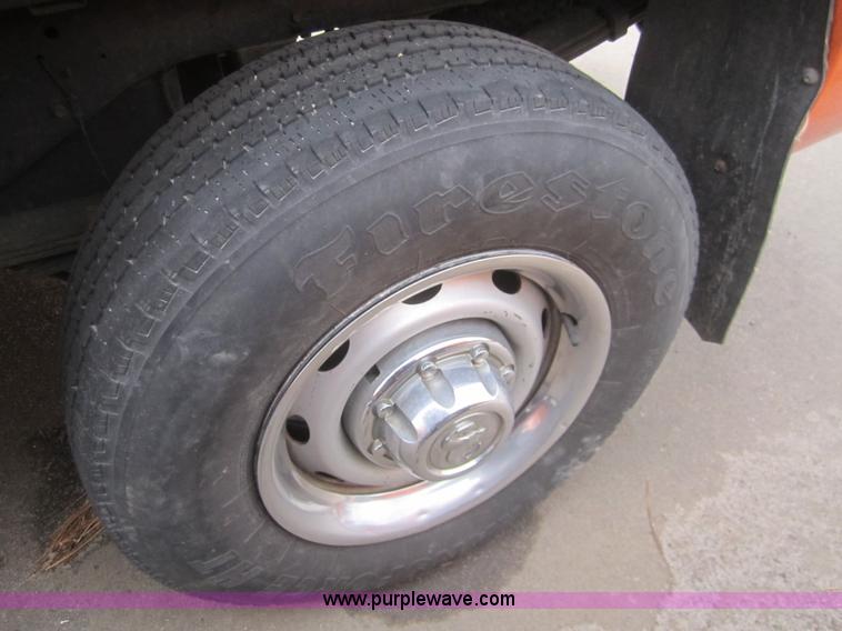 image for item B5634 2001 Dodge Ram 2500 pickup truck