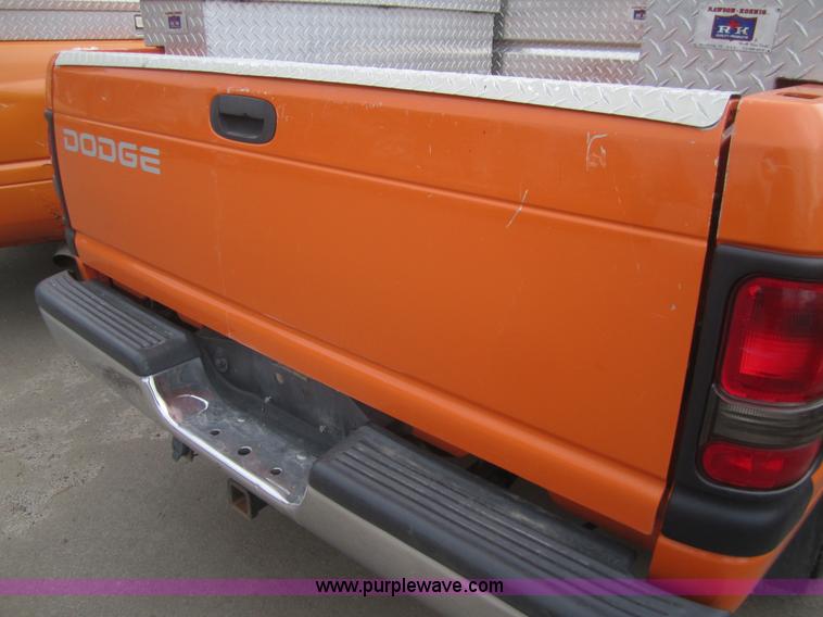 image for item B5634 2001 Dodge Ram 2500 pickup truck