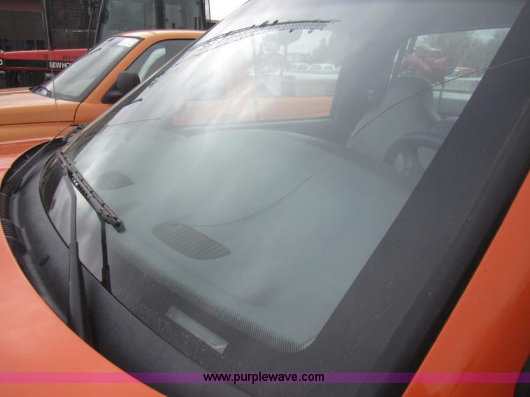 image for item B5634 2001 Dodge Ram 2500 pickup truck