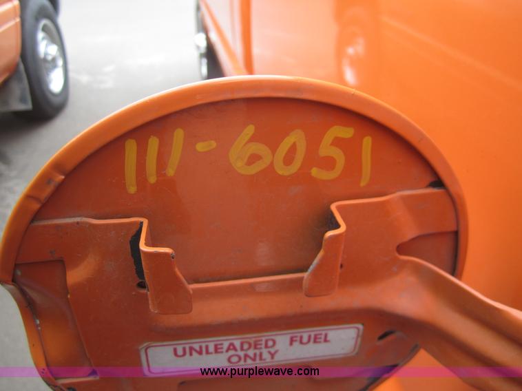 image for item B5634 2001 Dodge Ram 2500 pickup truck