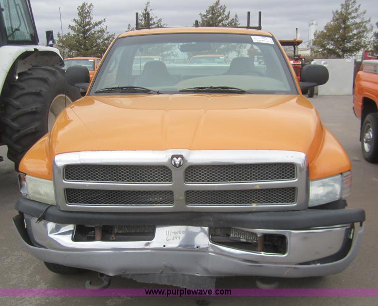 image for item B5635 2001 Dodge Ram 2500 pickup truck