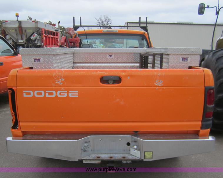 image for item B5635 2001 Dodge Ram 2500 pickup truck