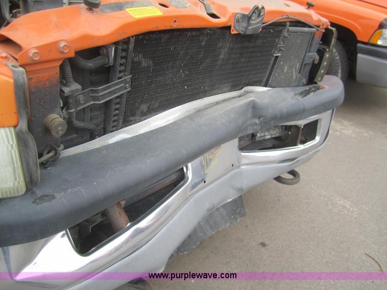 image for item B5635 2001 Dodge Ram 2500 pickup truck