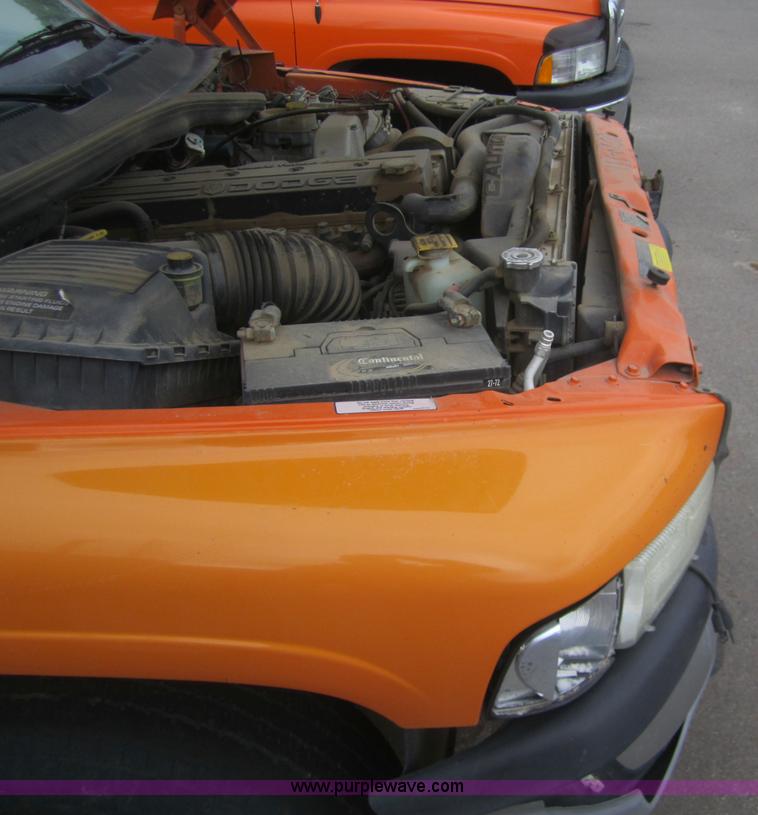 image for item B5635 2001 Dodge Ram 2500 pickup truck