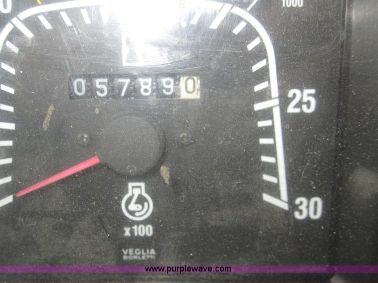image for item B5636 1996 New Holland 6640SL tractor