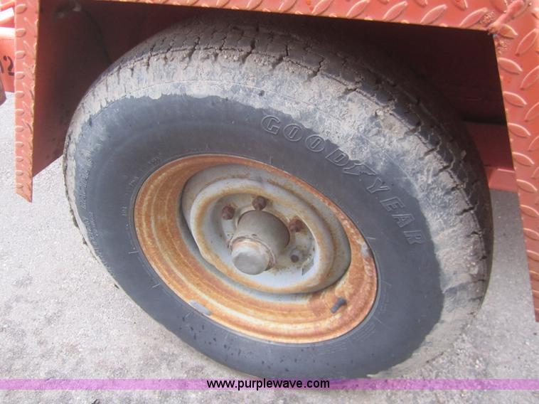 image for item B5637 2001 Ver-Mac PCMS-1210 variable message board