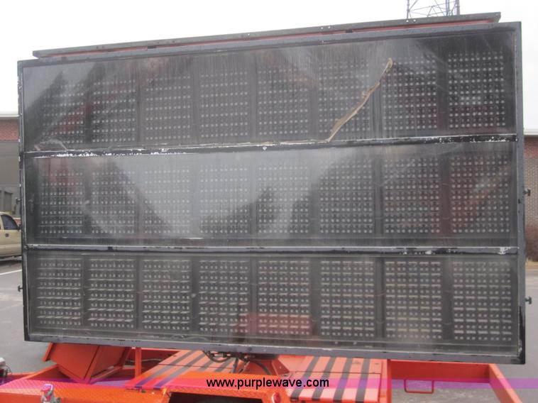 image for item B5639 2001 Ver-Mac PCMS-1210 variable message board