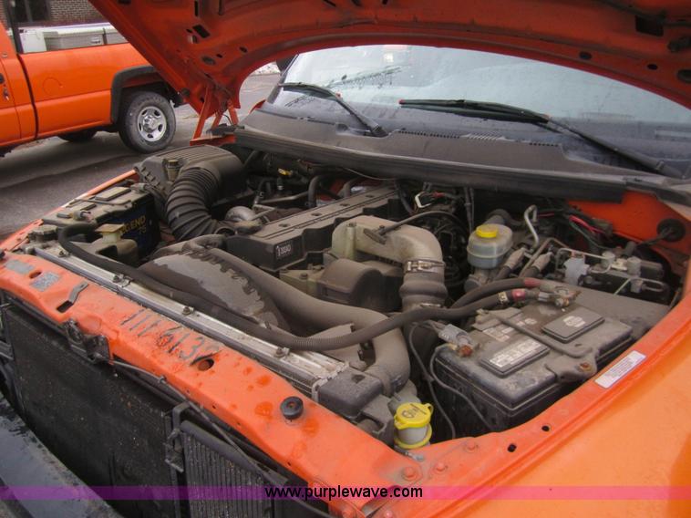 image for item B5640 2001 Dodge Ram 2500 pickup truck