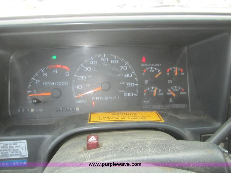 image for item B5641 2000 Chevrolet C3500 crew cab pickup truck